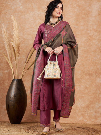 Dhiyona SN Women's Embroidered Kurta & Trouser With Dupatta