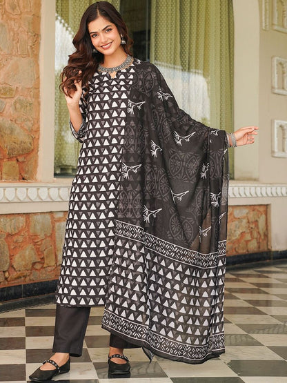 Dhiyona KL Printed Regular Kurta With Trousers & Dupatta