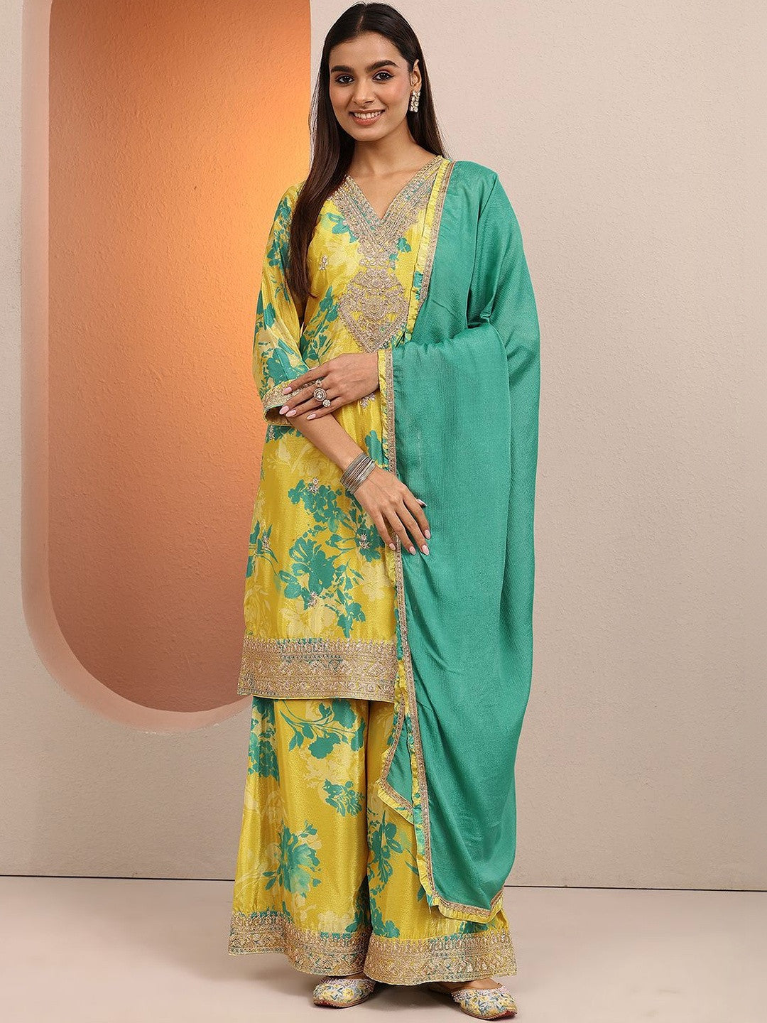 Women Floral Printed Regular Thread Work Kurta with Palazzos & With Dupatta