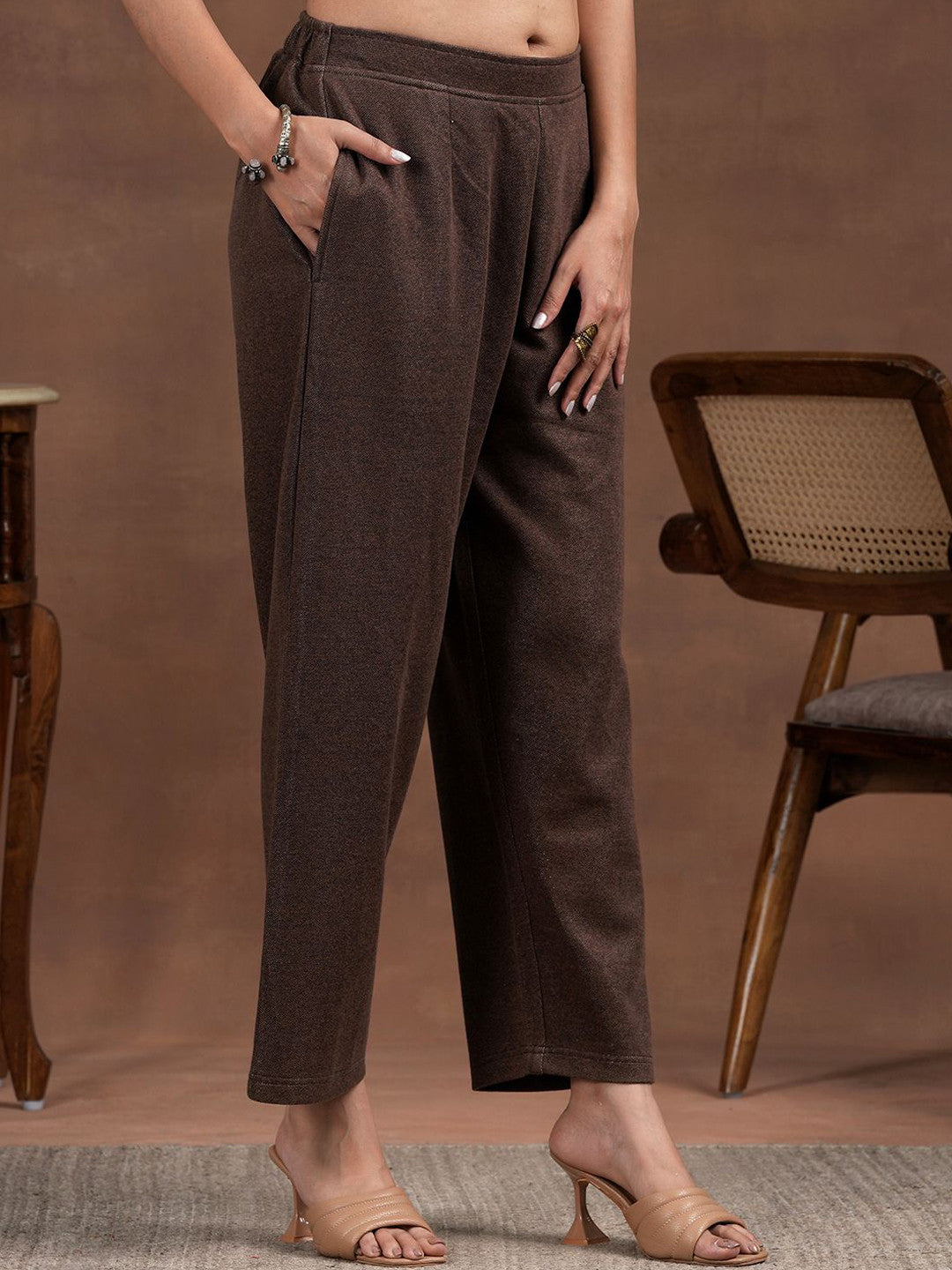 Women Paisley Printed Regular Thread Work Kurta with Trousers