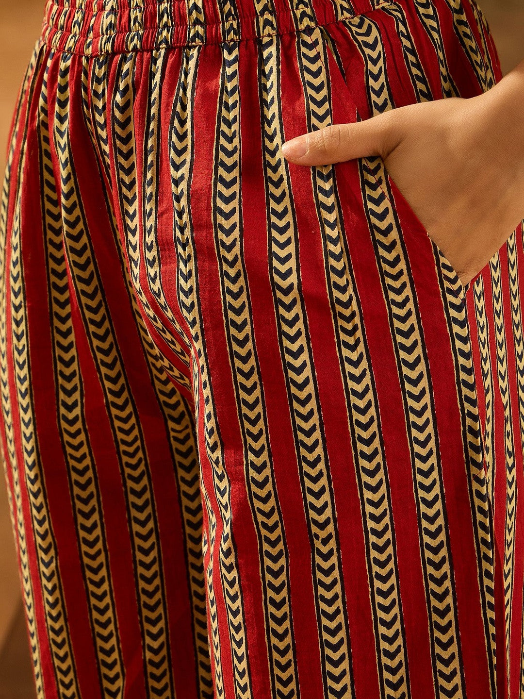 Printed Pure Cotton V-Neck Kurta & Trousers Kurta Sets