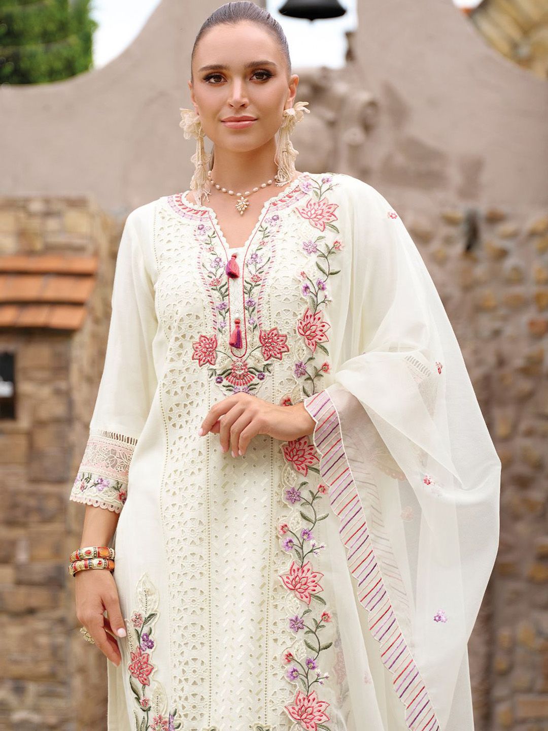 Dhiyona IE Floral Embroidered Regular Sequinned Kurta With Trousers & Dupatta