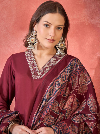 Embroidered V-Neck Kurta & Trousers Kurta Set