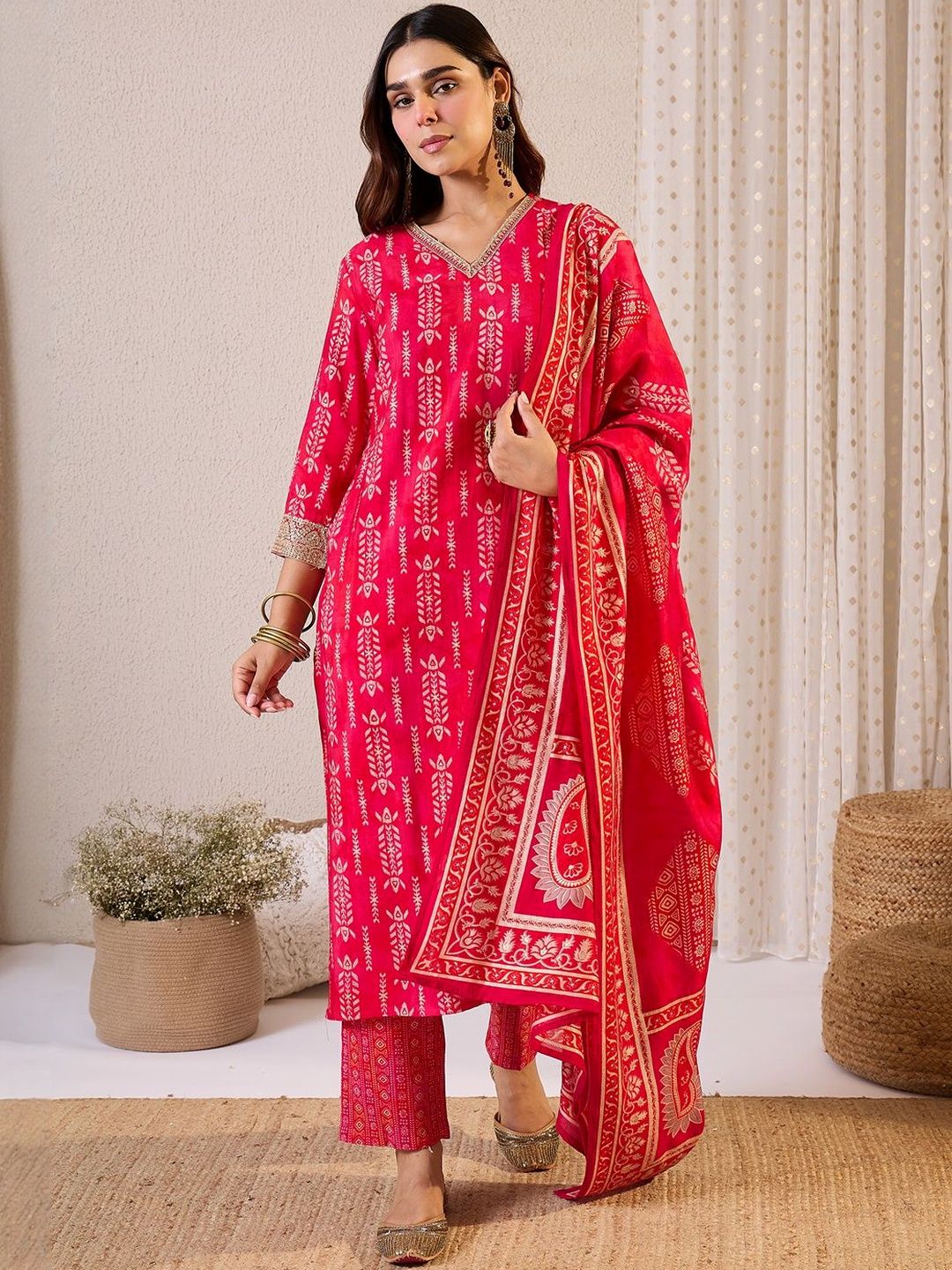 Dhiyona IE Women Ethnic Motifs Printed Regular Kurta with Trousers & Dupatta