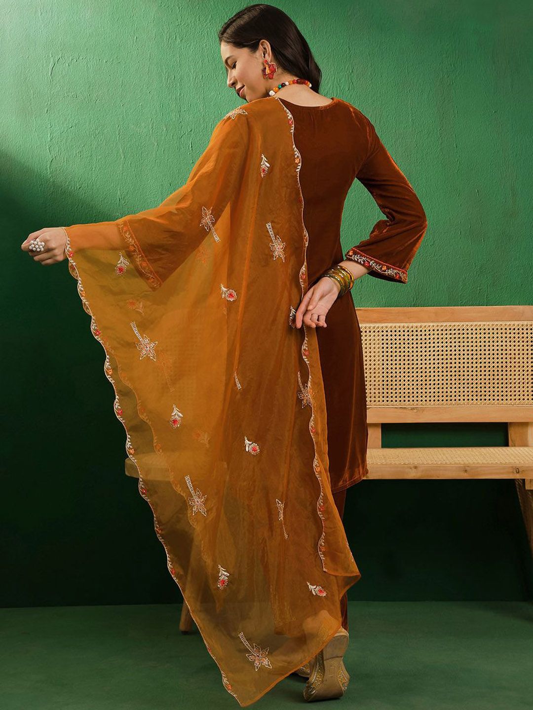Dhiyona SN Women Embroidered Kurta & Palazzo With Dupatta