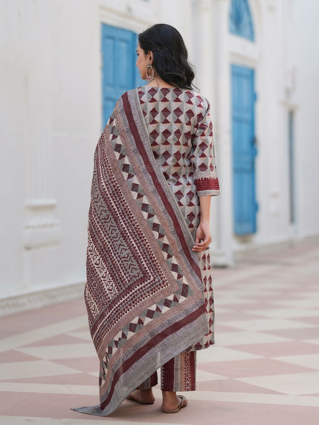 Dhiyona RR Women's Geometric Printed Notch Neck Pure Cotton Kurta With Trousers & Dupatta
