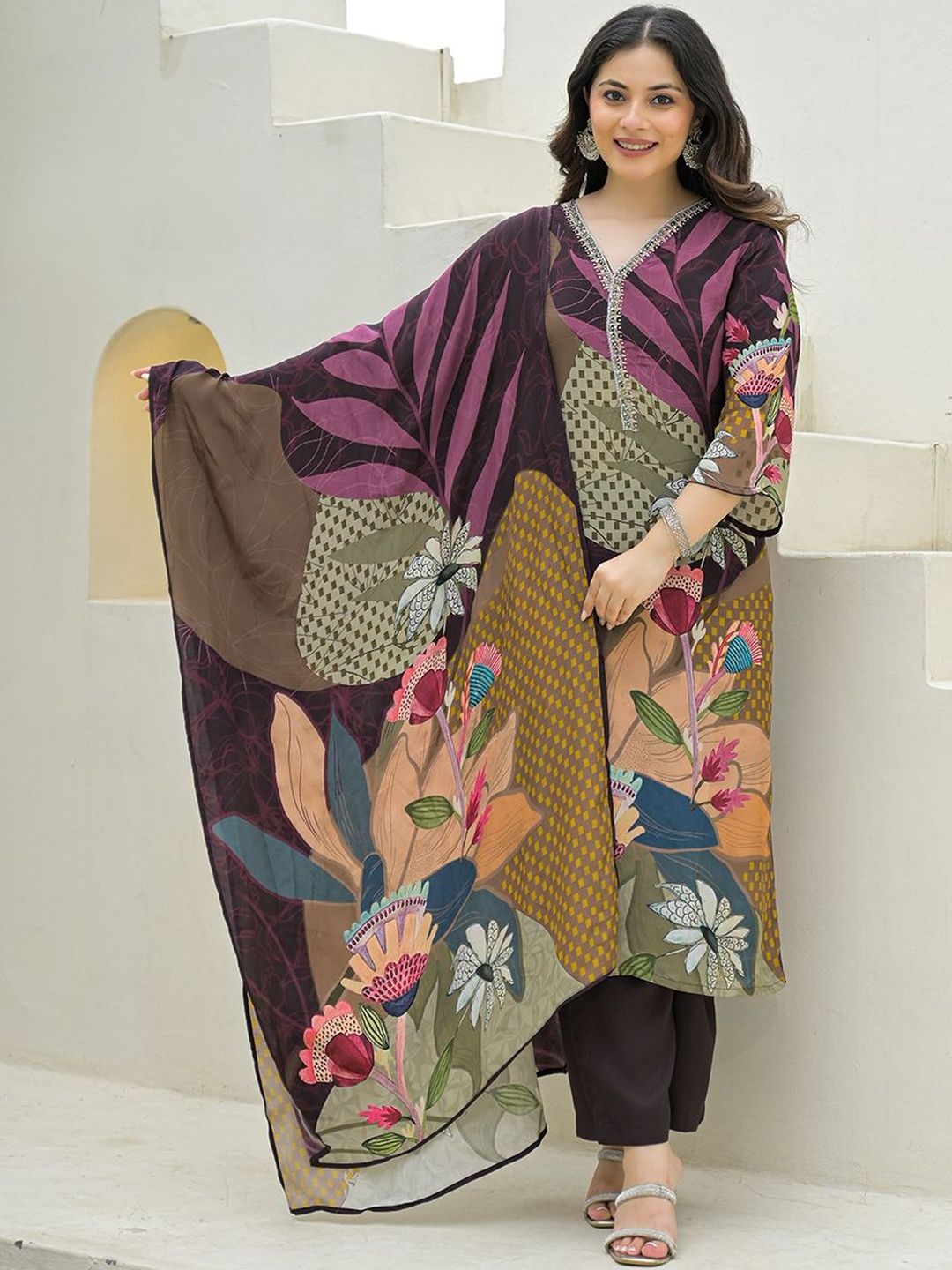 Dhiyona KL Women Printed Silk Crepe Kurta Sets With Dupatta