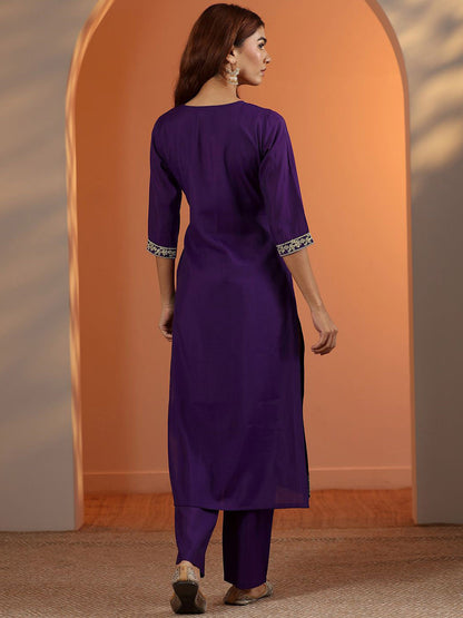 Women Ethnic Motifs Embroidered Kurta with Trousers