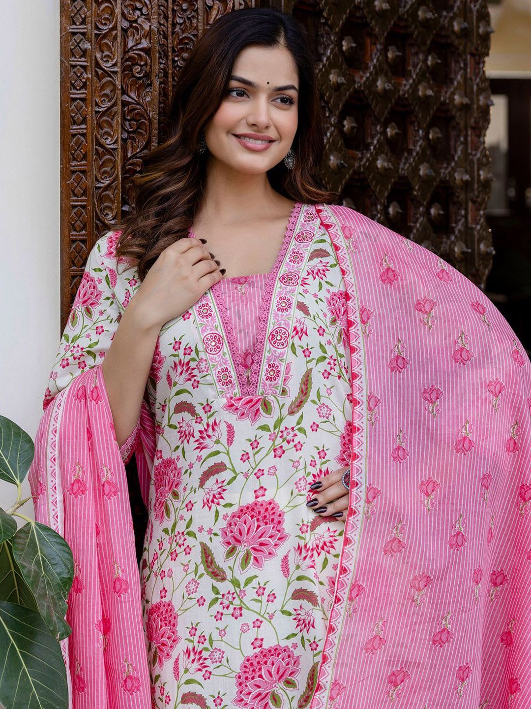 Floral Printed Square Neck Pure Cotton Straight Kurta With Trousers & Dupatta
