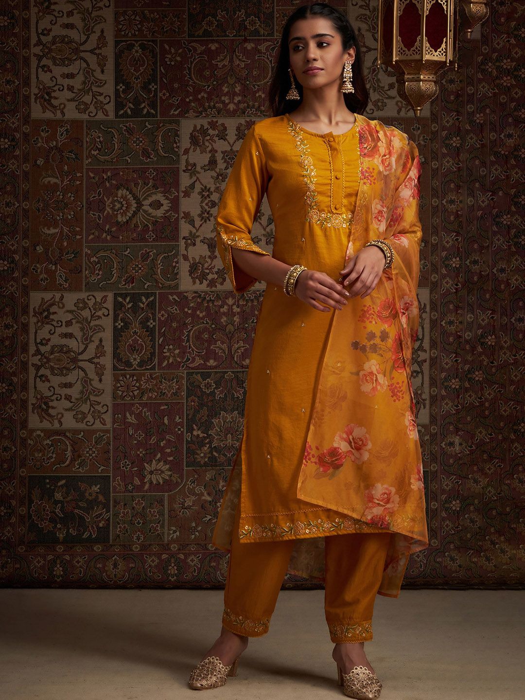 Dhiyona IE Floral Embroidered Kurta with Trousers & With Dupatta