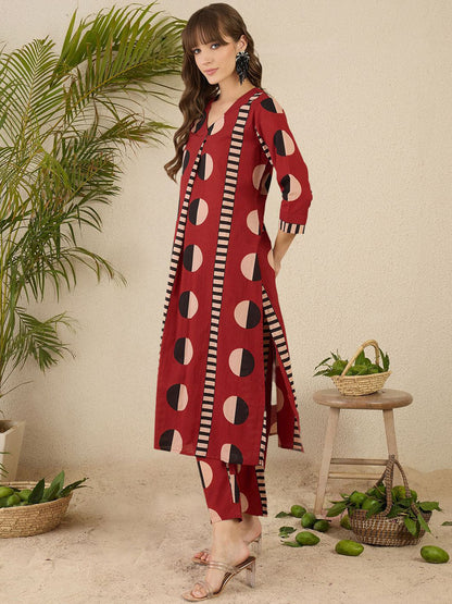 Women Printed Pleated Pure Cotton Kurta with Trousers