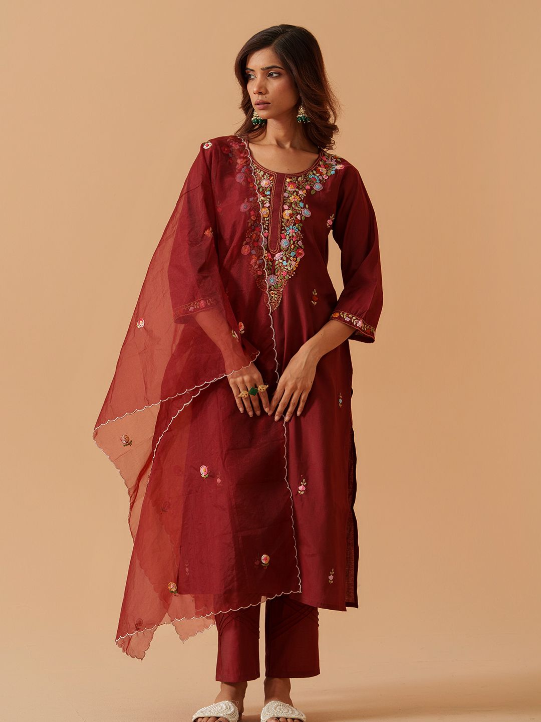 Dhiyona PD Women Embroidered Straight Kurta Trousers With Dupatta
