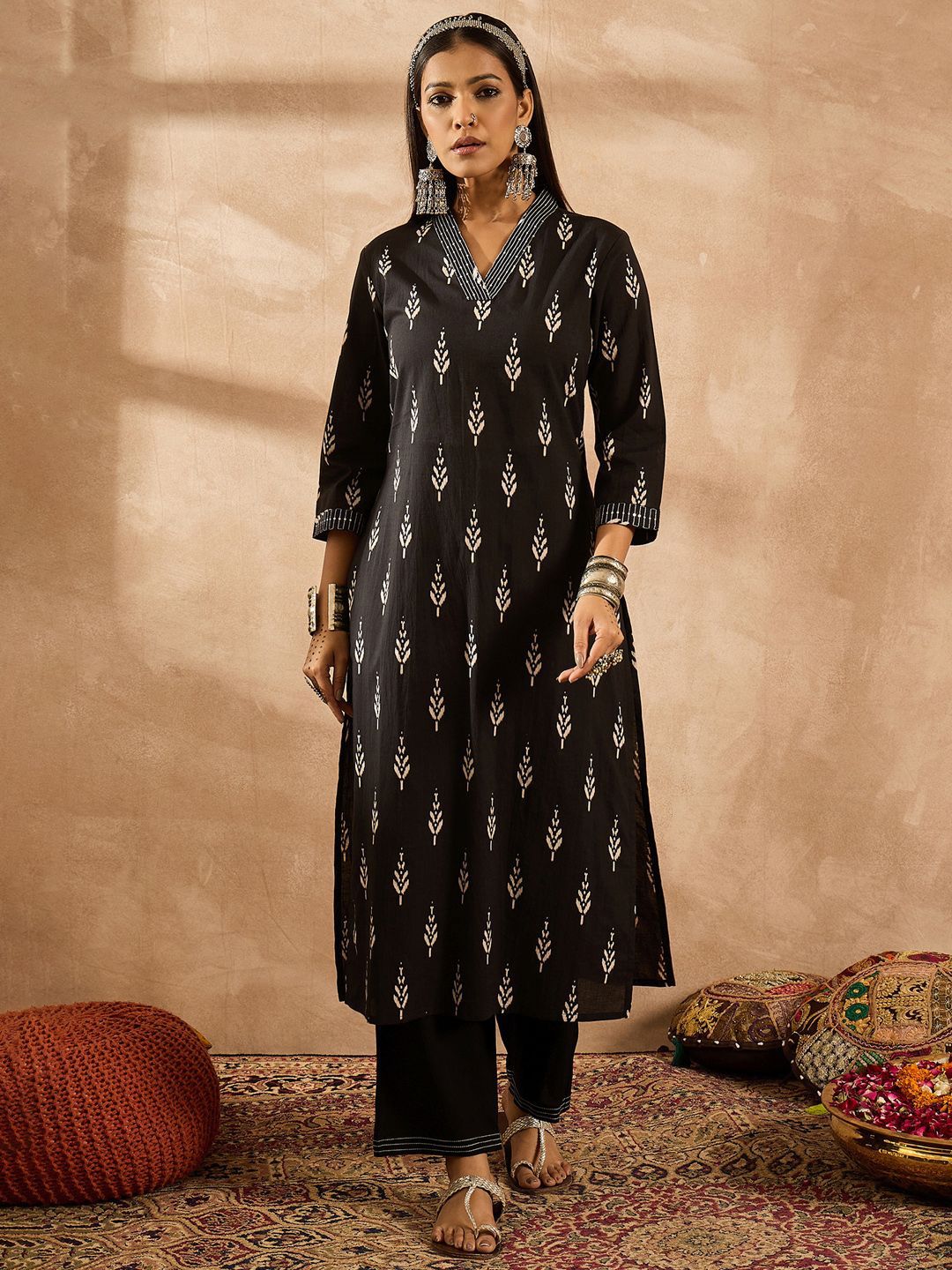 Dhiyona IE Floral Printed V-Neck Pure Cotton Sequinned Straight Kurta