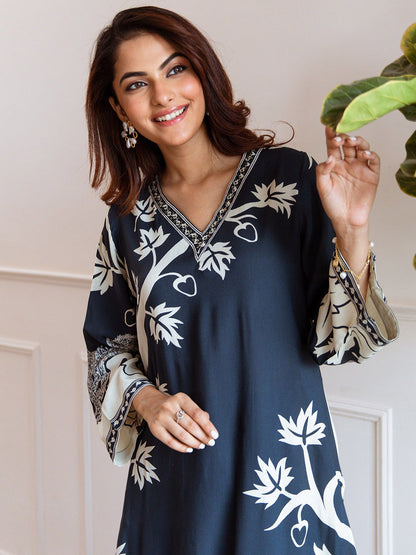 Women Printed Straight Kurta Set