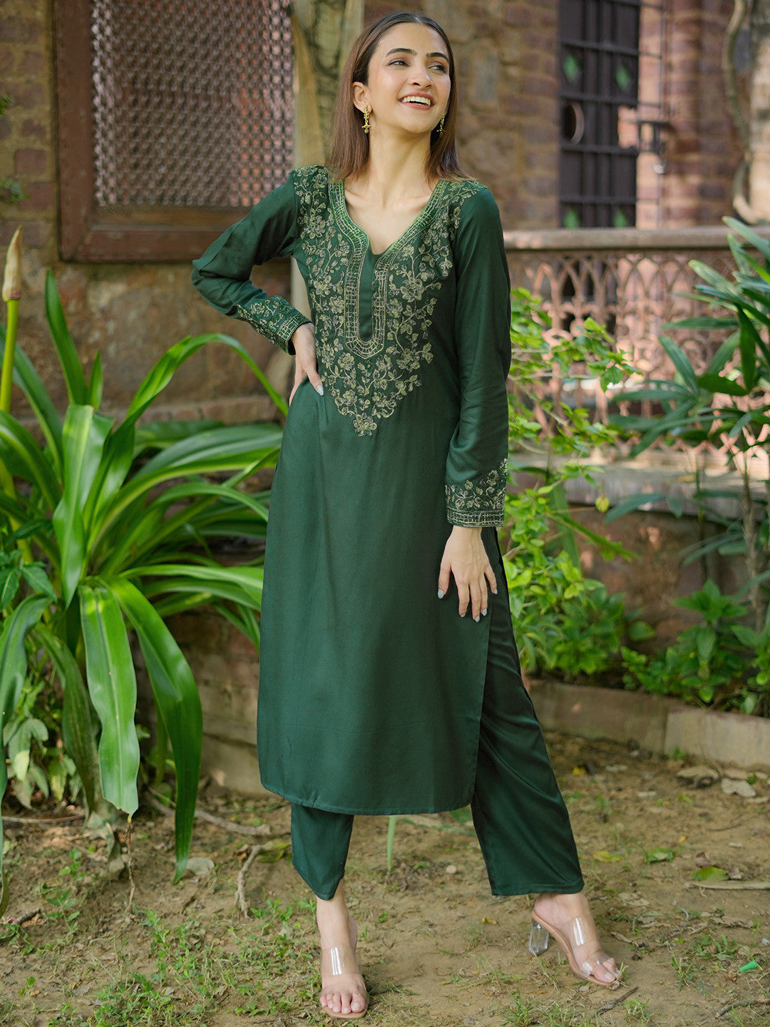 Floral Yoke Design Regular Thread Work Kurta with Trousers