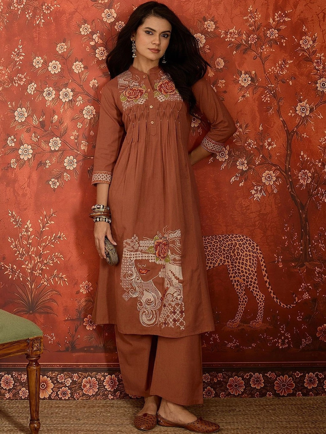 Women Floral Embroidered Regular Thread Work Kurta with Trousers