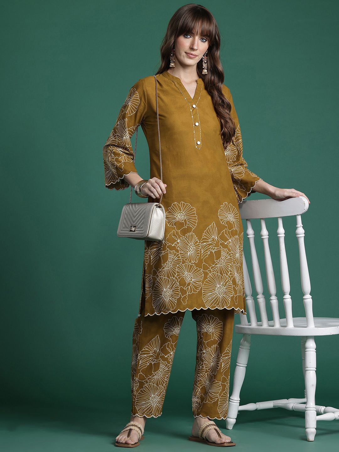 Dhiyona IE Floral Embroidered Thread Work Pure Cotton Kurta with Trousers