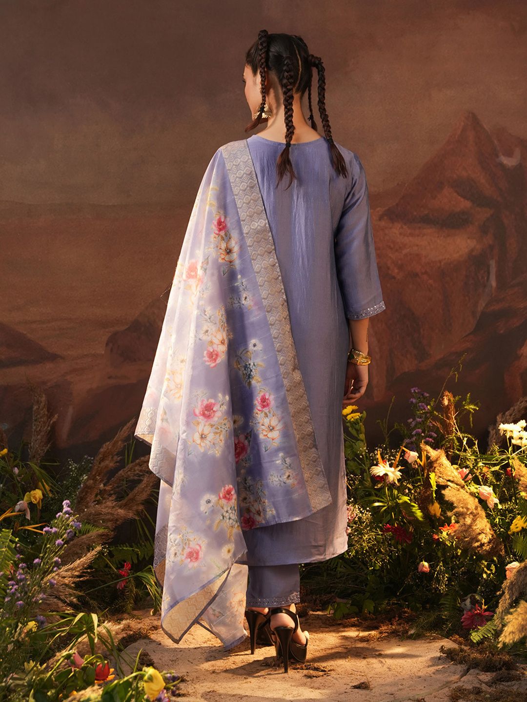 Dhiyona IS Women's Floral Embroidered V-Neck Three-Quarter Sleeves Kurta with Trousers & With Dupatta