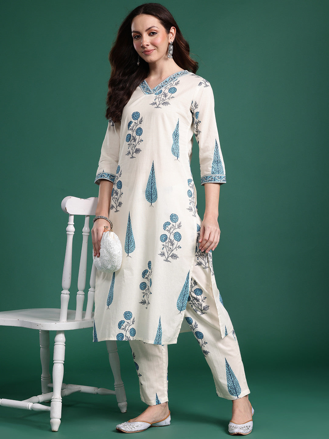 Floral Printed Regular Kurta with Trousers