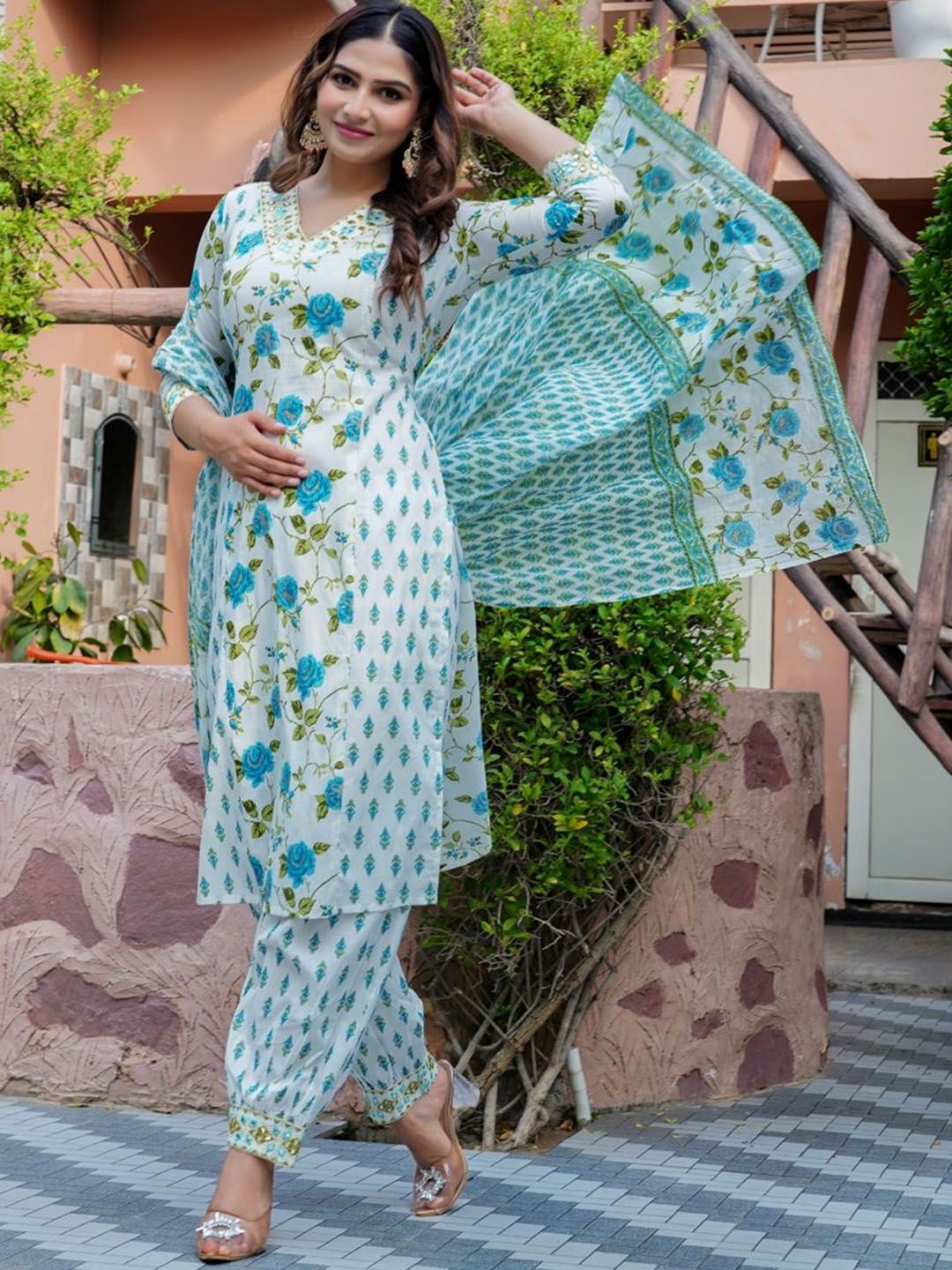 Dhiyona KL Women Floral Printed Regular Mirror Work Pure Cotton Kurta with Salwar & With Dupatta