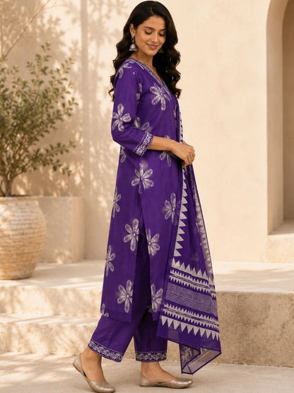 Women Floral Printed Regular Thread Work Pure Cotton Kurta with Trousers & With Dupatta
