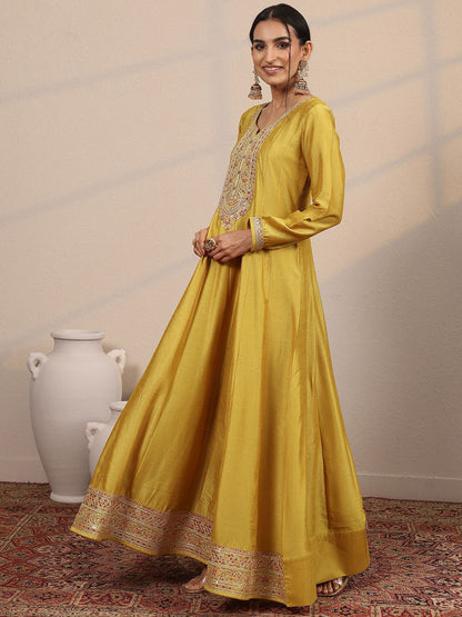 Ethnic Motifs Embroidered Round Neck Flared Anarkali Kurta With Trouser & Dupatta