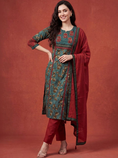 Women Floral Printed Regular Thread Work Pure Cotton Kurta with Trousers & With Dupatta