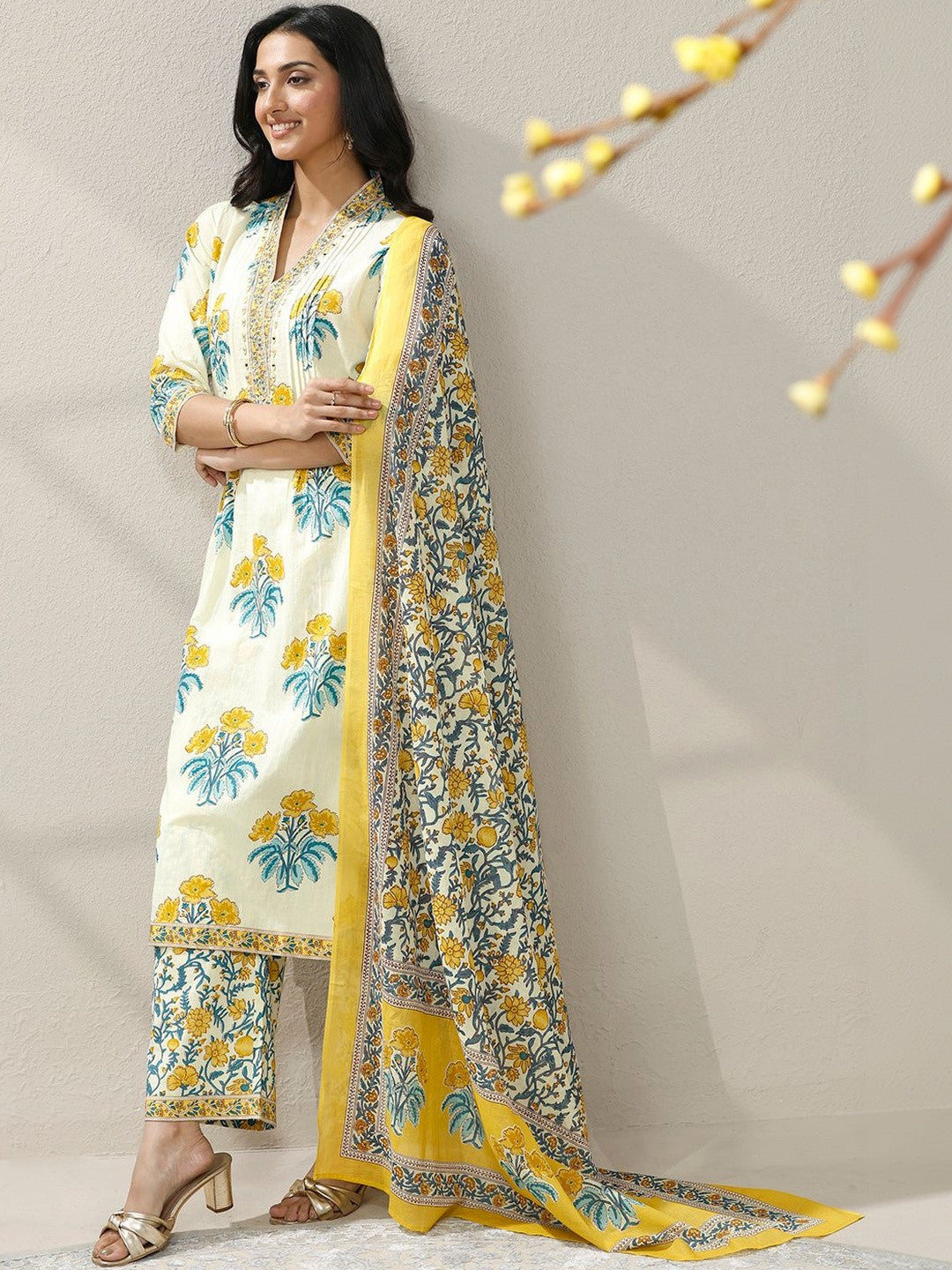 Women Floral Printed Regular Mirror Work Kurta with Trousers & With Dupatta