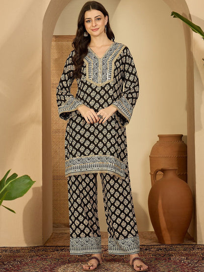 Ethnic Motifs Printed V-Neck Kurta & Trousers