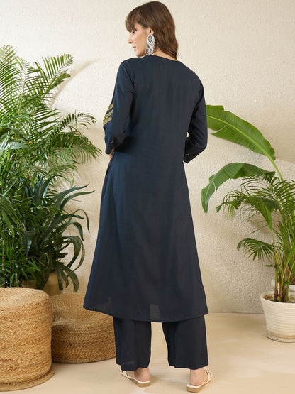 Women Ethnic Motifs Embroidered Regular Thread Work Kurta with Trousers