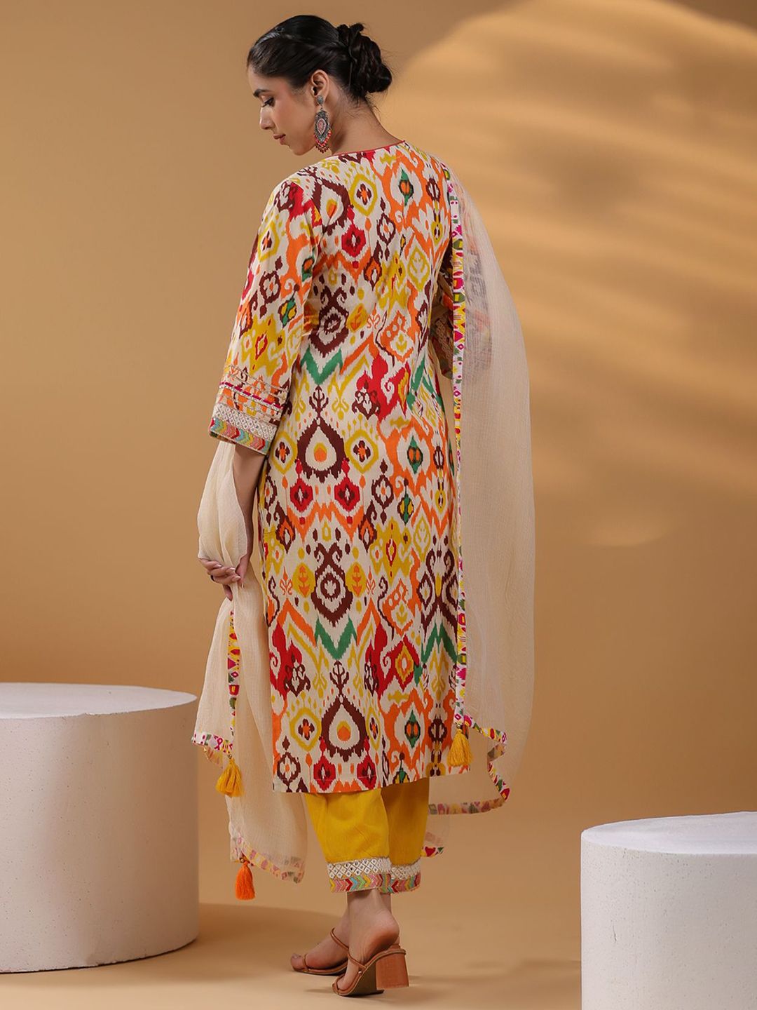 Dhiyona RR Women's Ethnic Motifs Printed Pure Cotton Straigt Kurta With Trousers & Dupatta