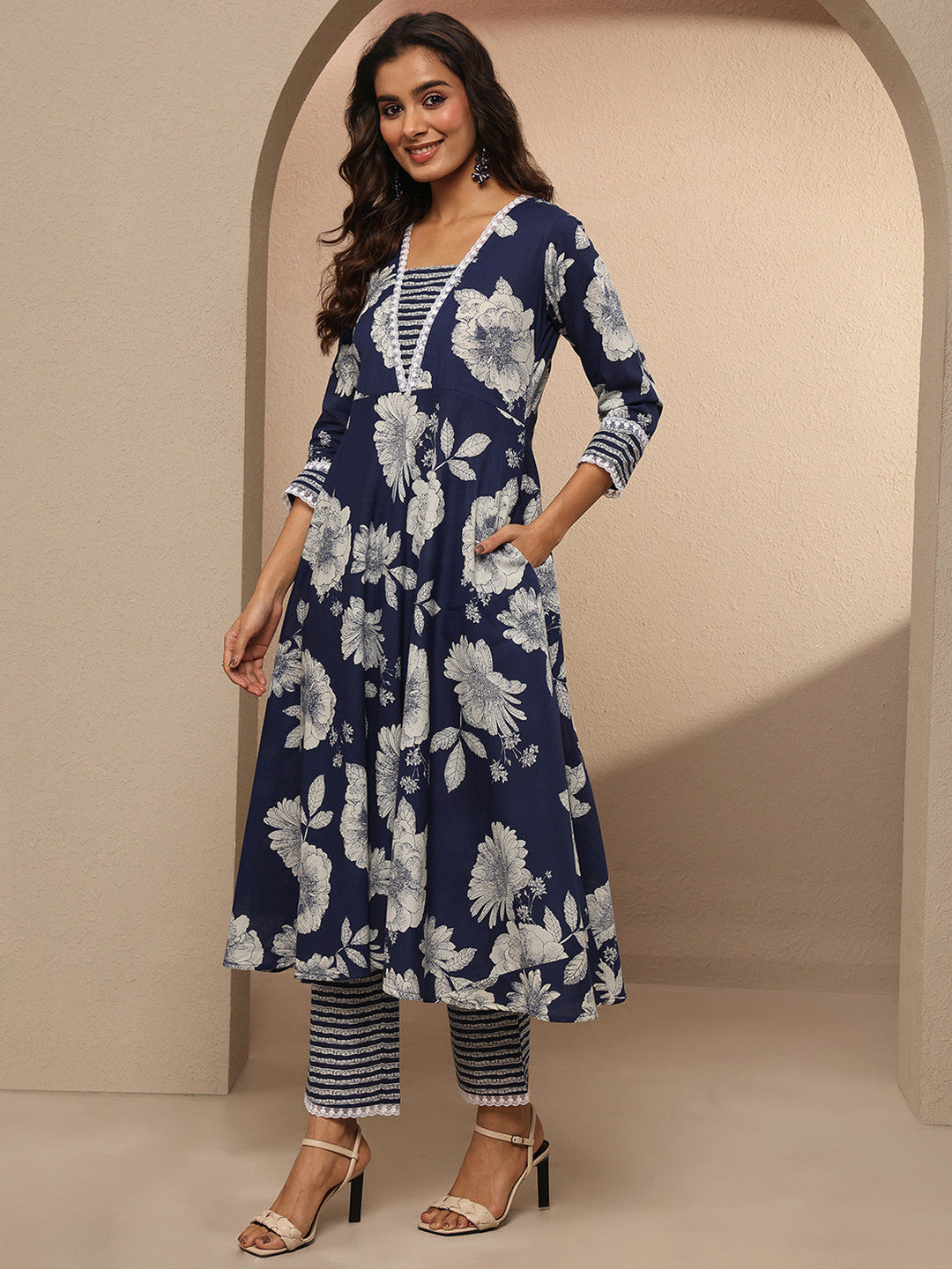 Women Floral Printed Pleated Kurta with Trousers & With Dupatta