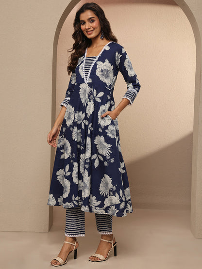 Women Floral Printed Pleated Kurta with Trousers & With Dupatta