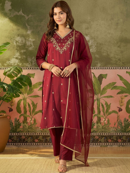 Embroidered Round Neck Kurta & Trousers With Dupatta