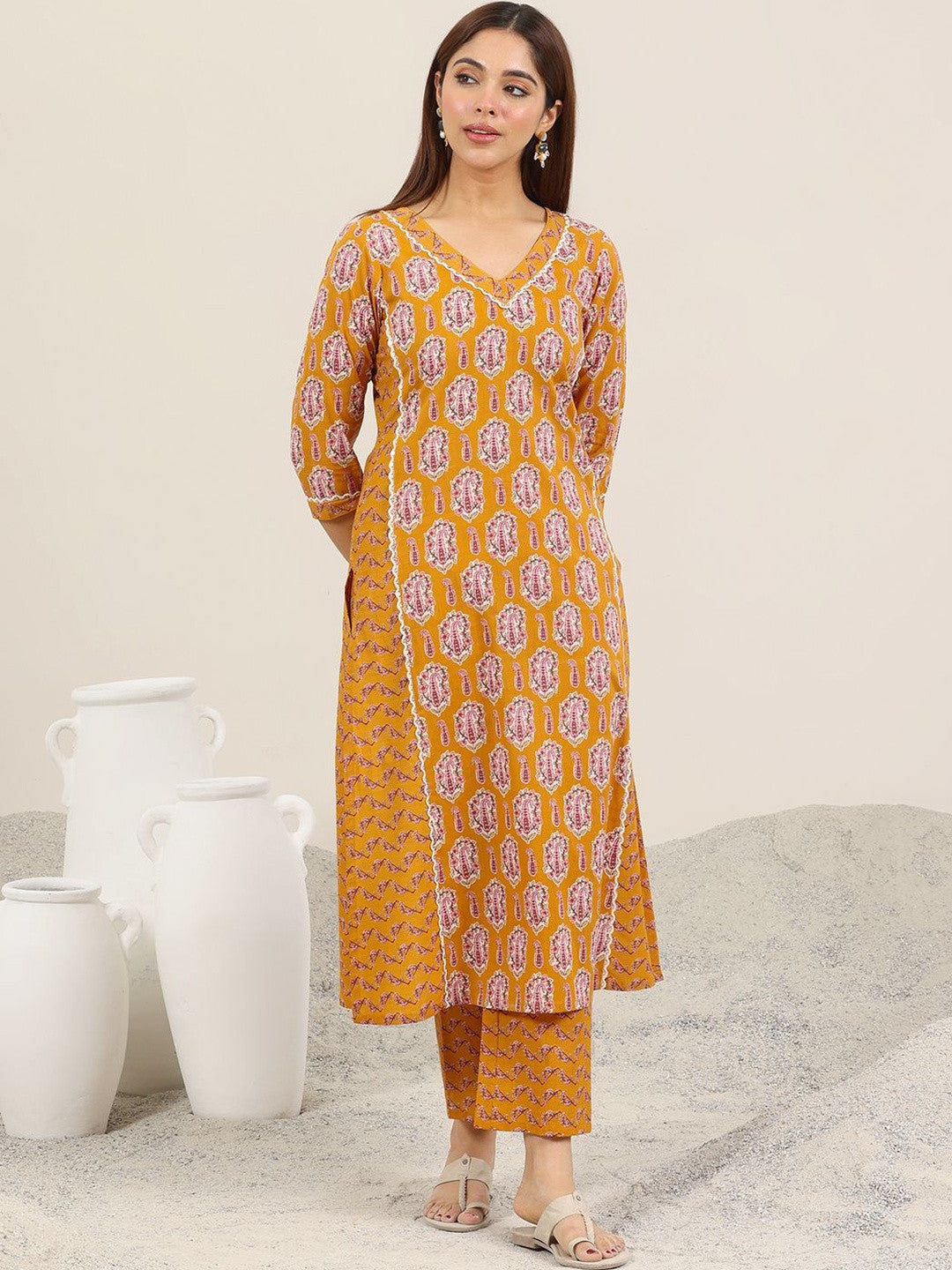 Women Ethnic Motifs Printed Regular Kurta with Trousers
