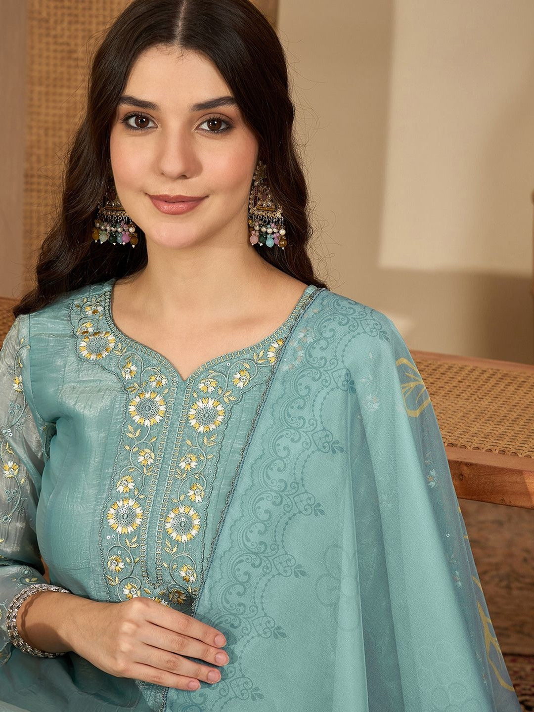 Dhiyona SN Women Embroidered Thread Work Kurta with Trousers & With Dupatta