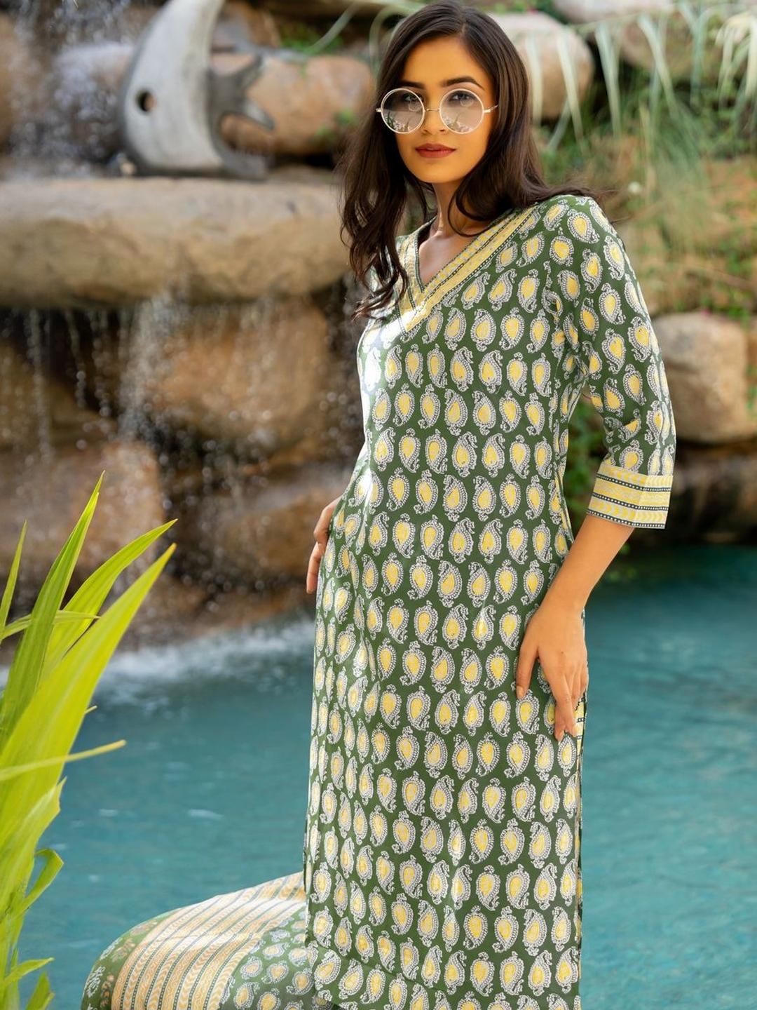 Dhiyona KL Women Green Pure Cotton Kurta Sets