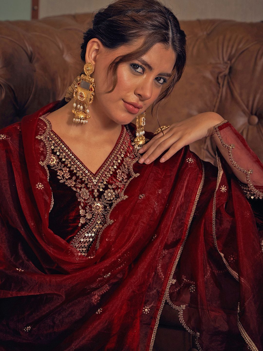 Dhiyona CH Women Ethnic Motifs Embroidered Regular Velvet Kurta with Trousers & With Dupatta