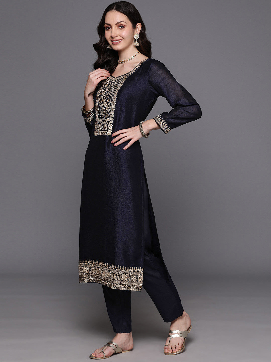 Floral Embroidered Regular Sequinned Kurta with Trousers & With Dupatta