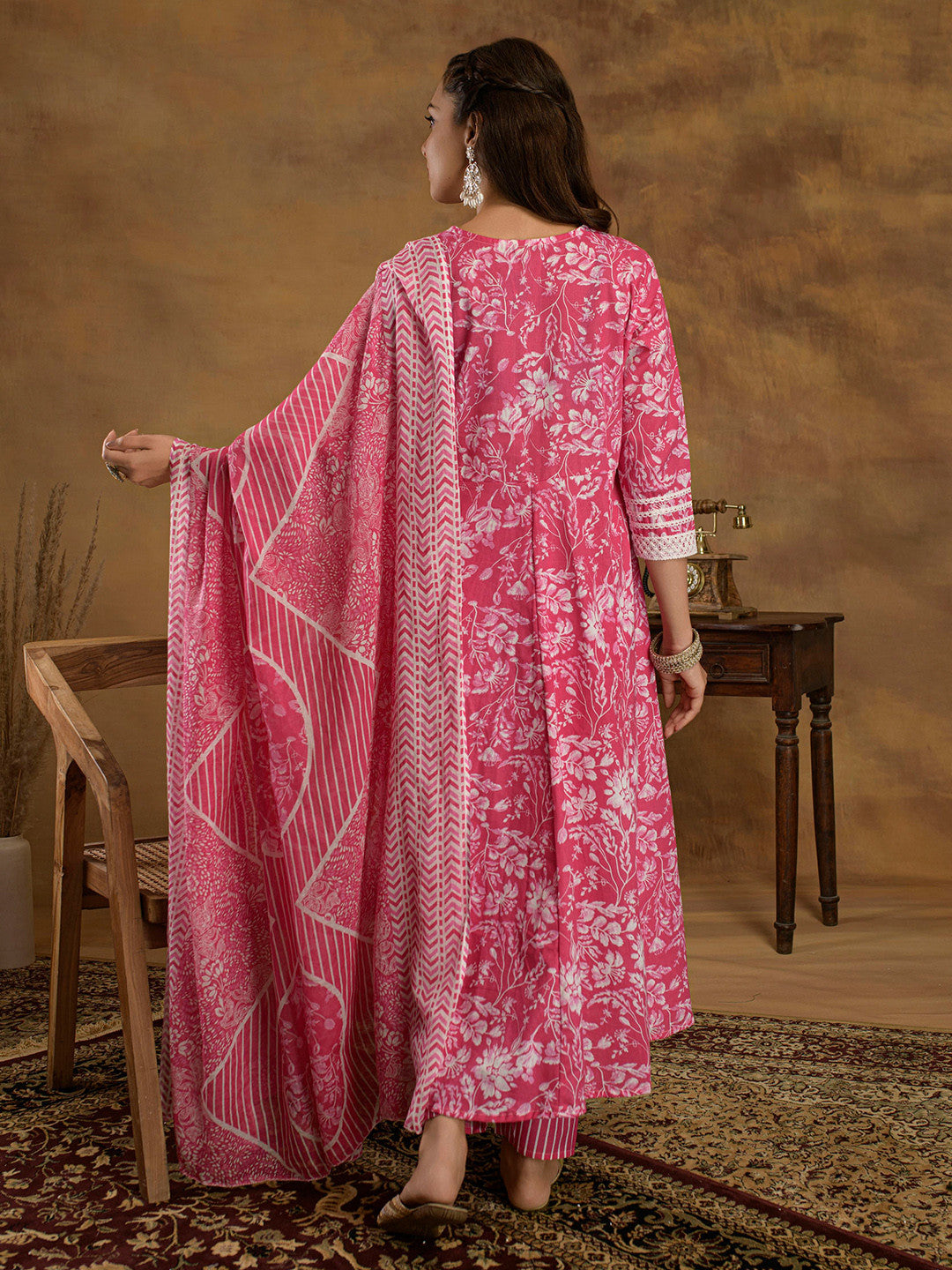 Women Floral Panelled Gotta Patti Pure Cotton Kurti with Trousers & With Dupatta