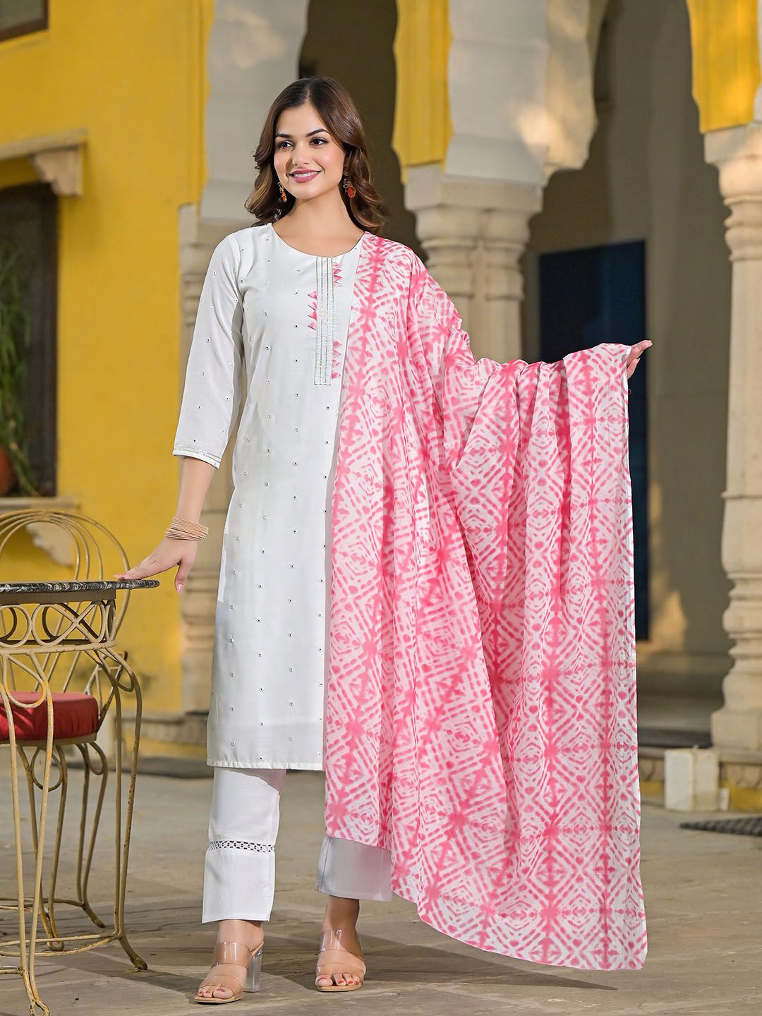 Dhiyona KL Women Floral Embroidered Regular Mirror Work Kurta with Trousers & With Dupatta