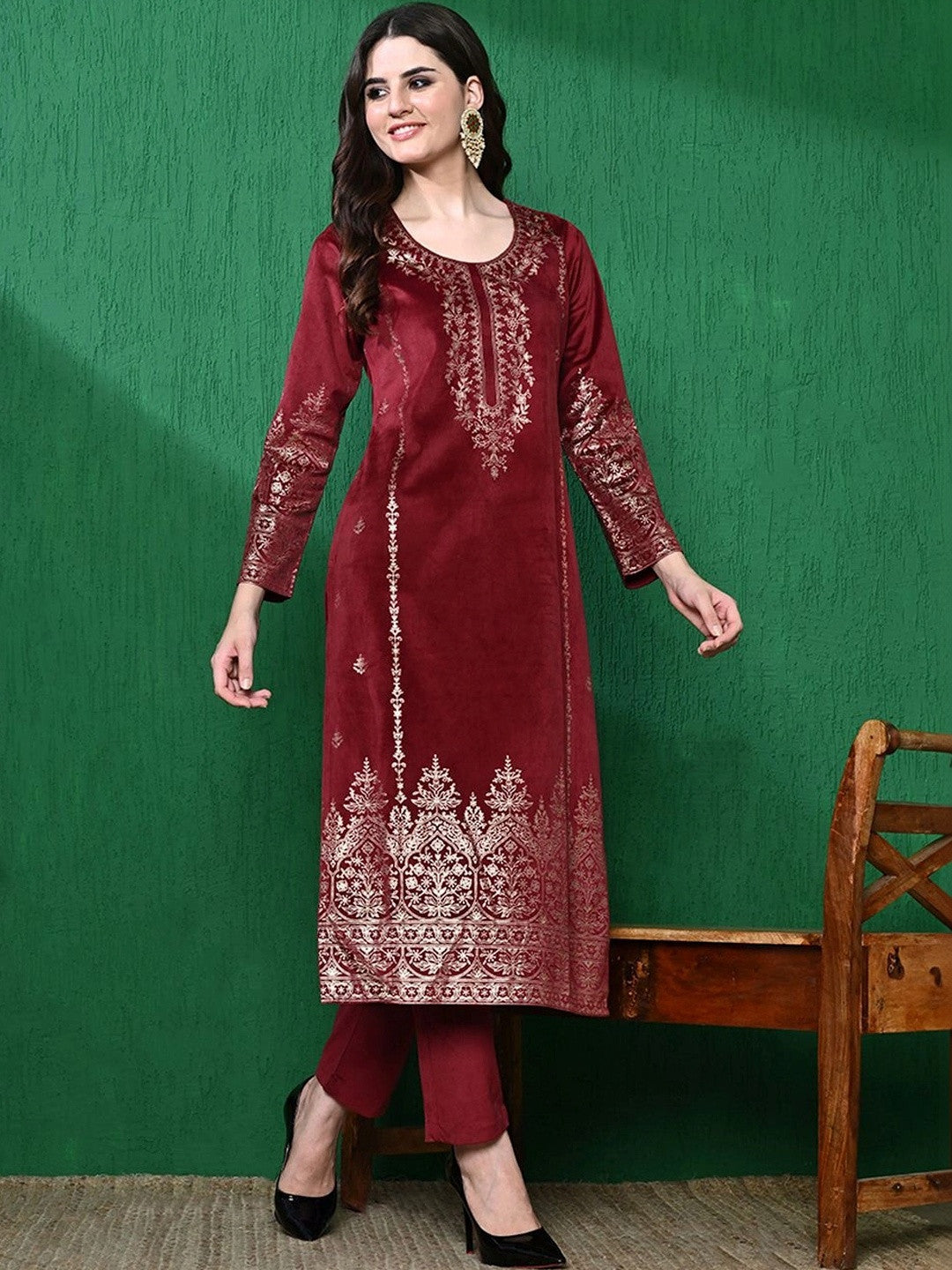 Maroon Floral Printed Winter Velvet Kurta & Trouser With Dupatta