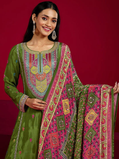 Dhiyona LL Floral Embroidered Notch Neck Sequinned Straight Kurta With Sharara And Dupatta