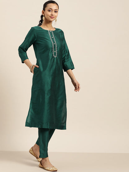 Women Green & Golden Printed Kurta with Trousers & Dupatta