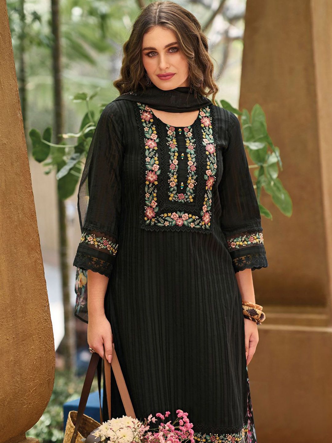 Dhiyona IE Women Floral Regular Thread Work Linen Kurta with Trousers & With Dupatta