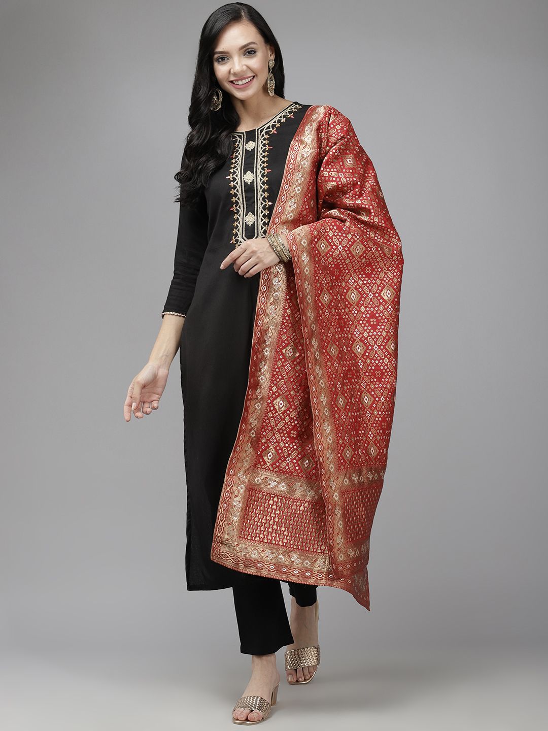 Dhiyona IE Women Black Yoke Design Regular Sequinned Kurta with Trousers & Dupatta