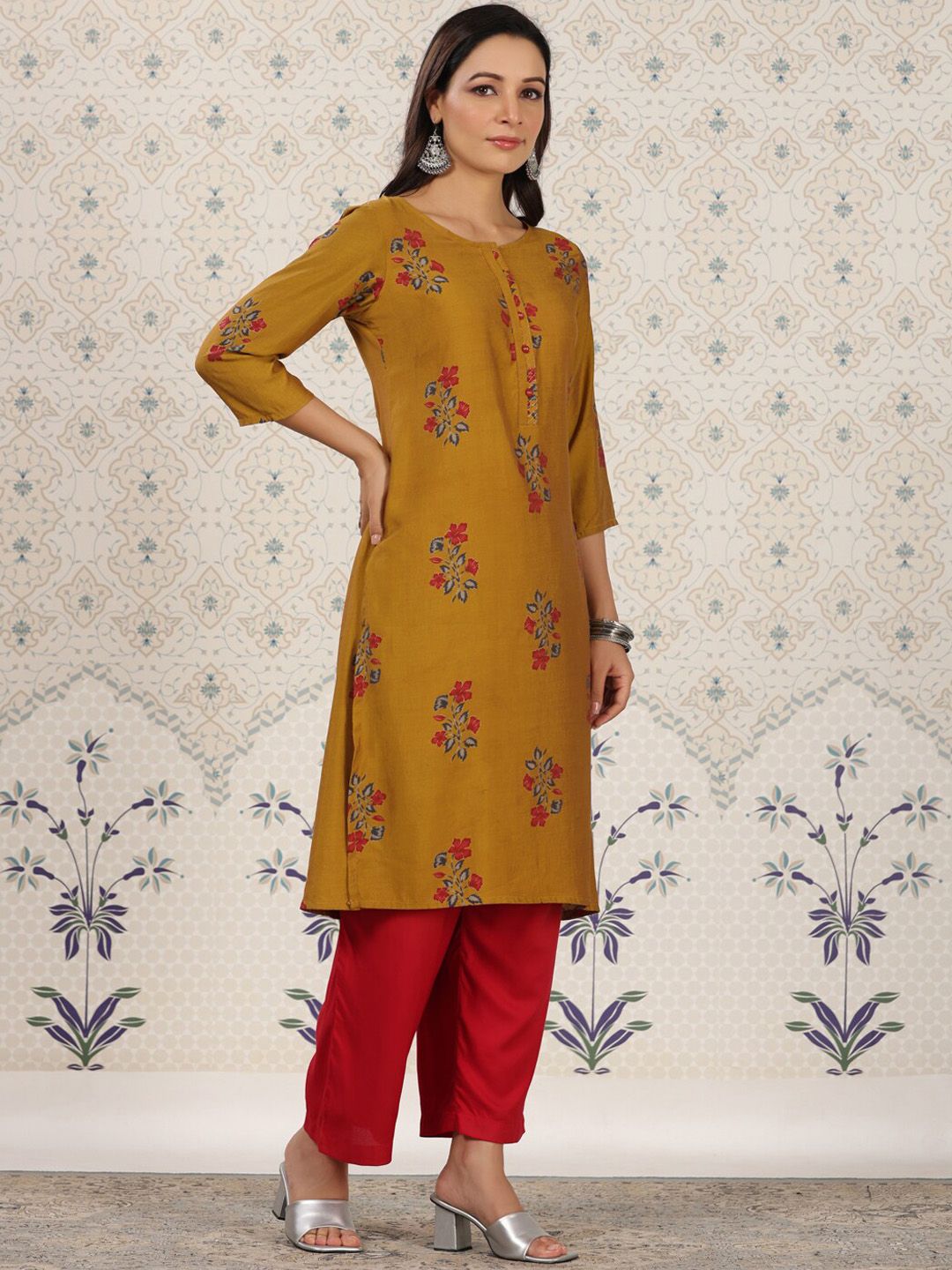 Dhiyona OD  Floral Printed Zari Detailed Straight Kurta