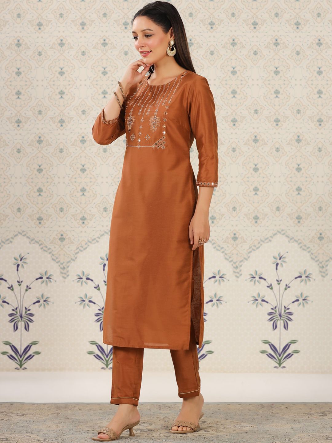 Dhiyona OD  Geometric Embroidered Mirror Work Kurta With Trousers