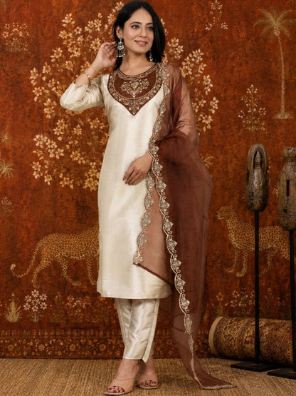 Women Ethnic Motifs Embroidered Regular Thread Work Kurta with Trousers & With Dupatta