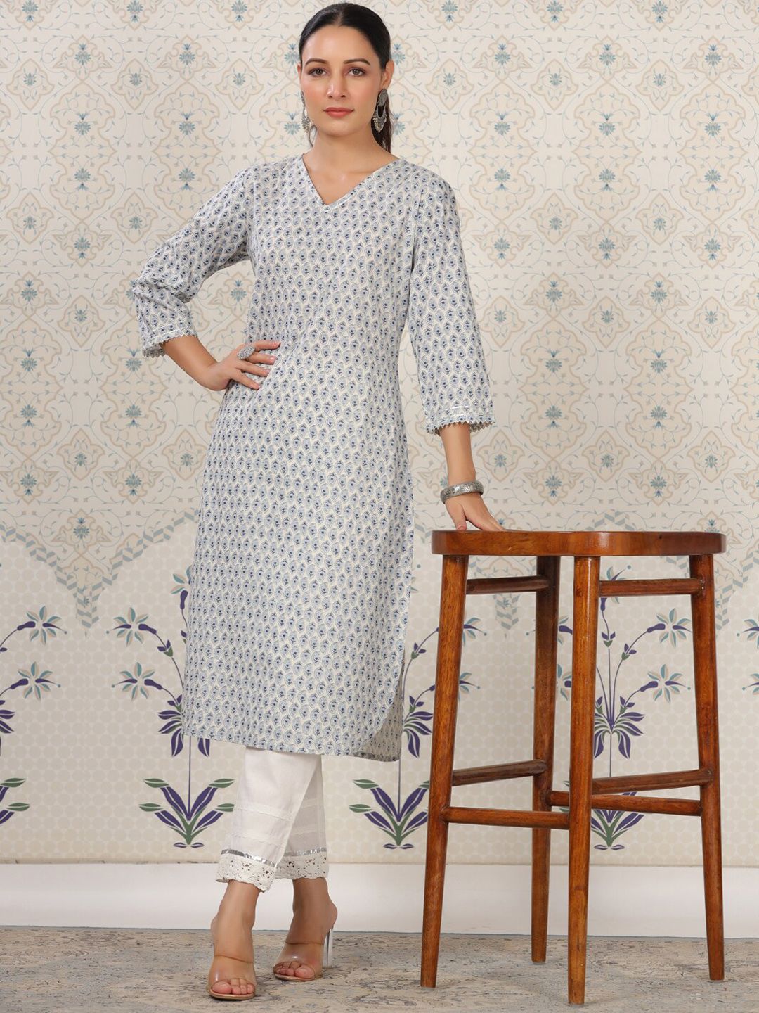 Dhiyona OD  Floral Printed Straight Pure Cotton Kurta